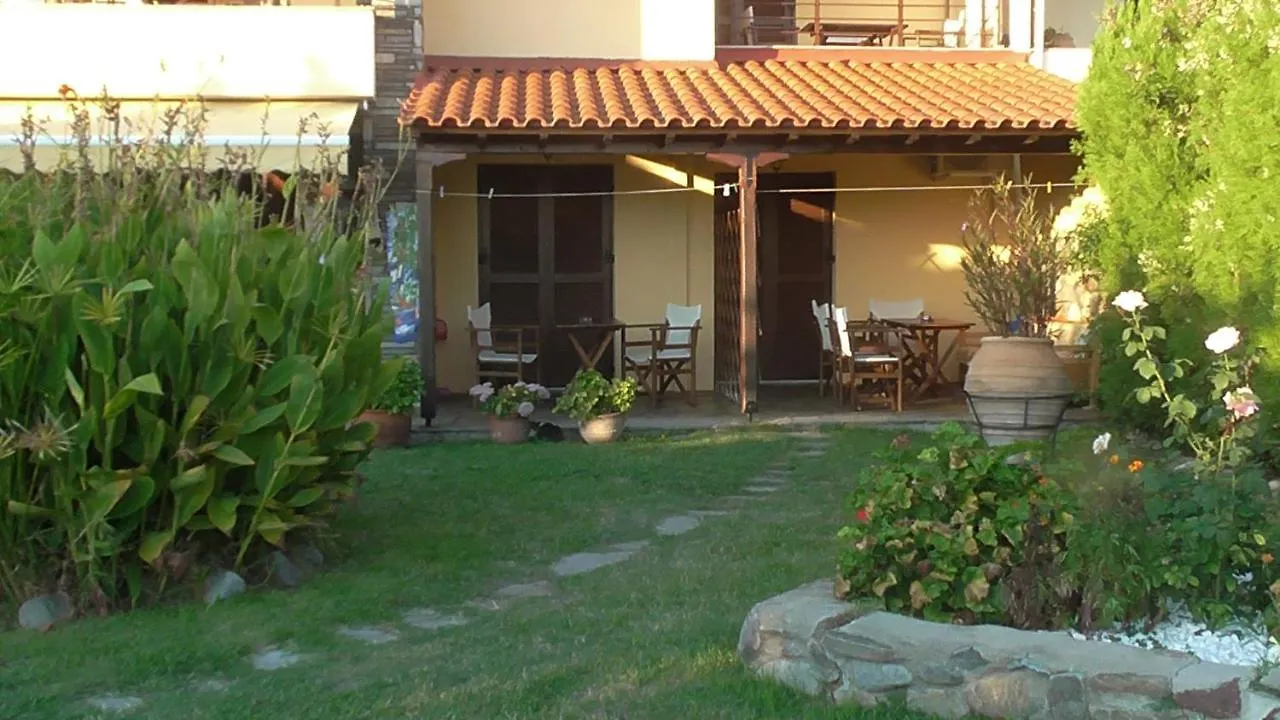 Appart hôtel Studios Tripiti Nea Roda