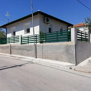 Βίλα Alexander Private, Νέα Ρόδα
