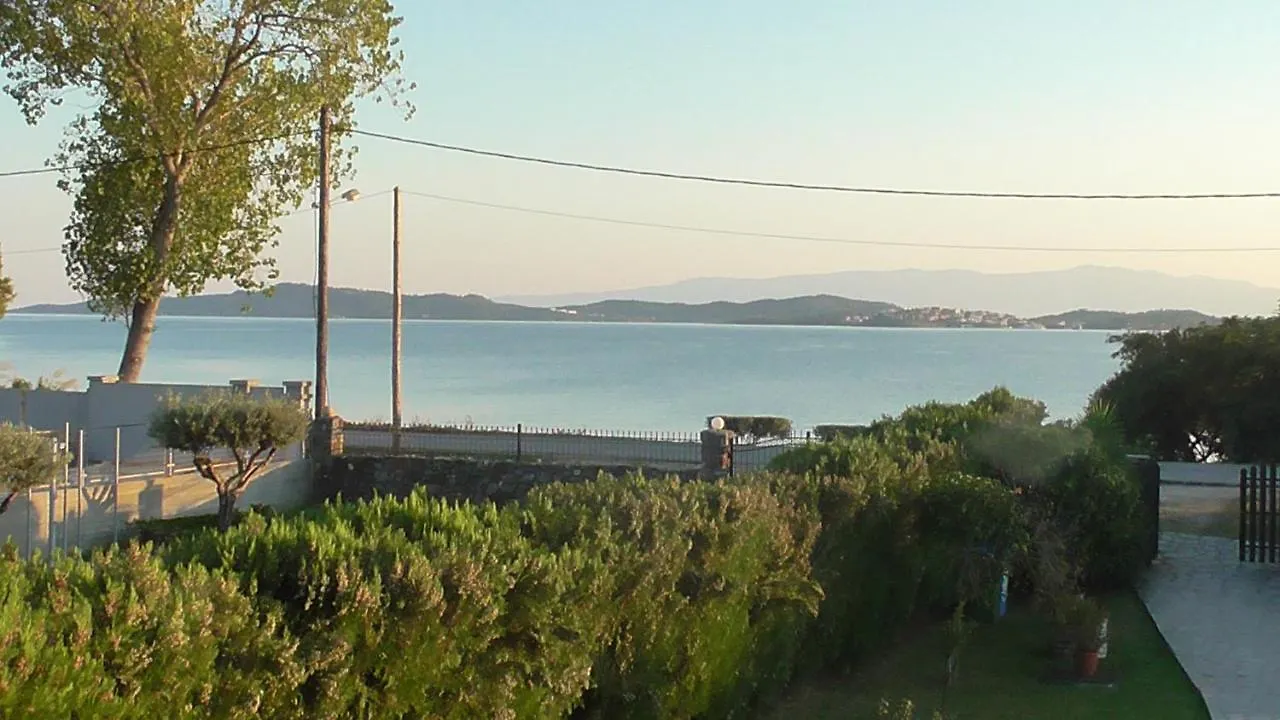 Studios Tripiti Nea Roda 0*,  Greece